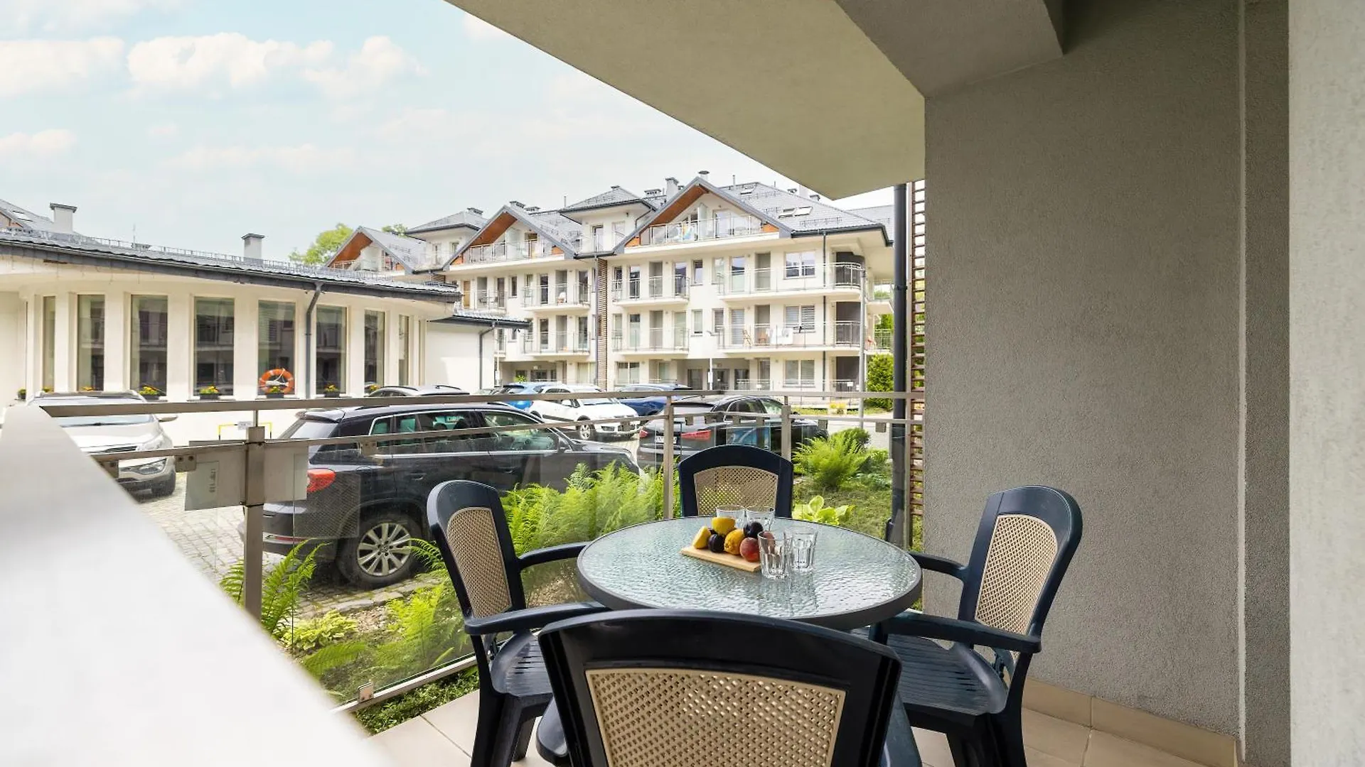 Przestronne Apartamenty W Zakopanem Z Trzema Sypialniami I Parkingiem By Noclegi Renters 0*, Zakopane Polska