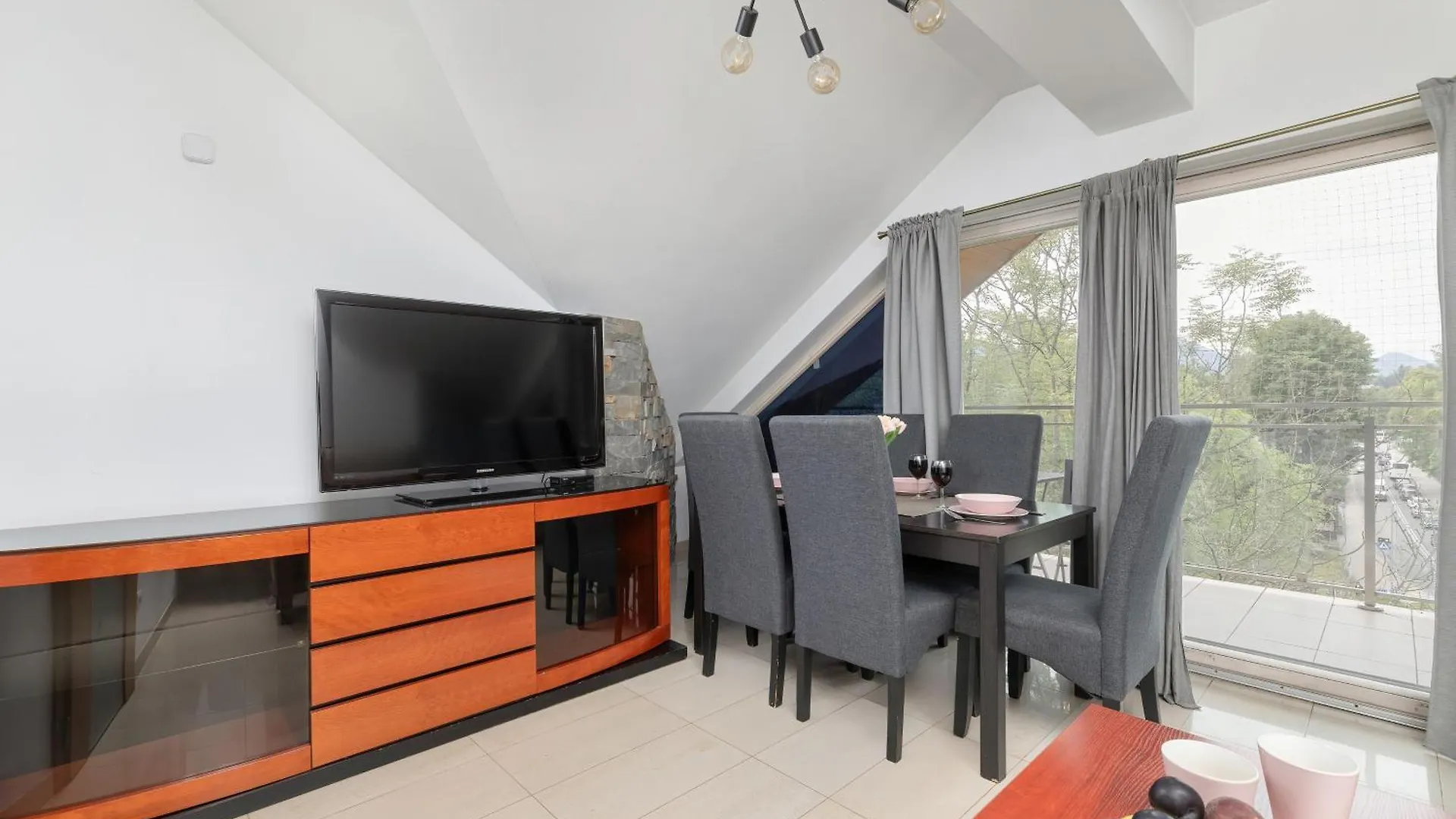 Przestronne Apartamenty W Zakopanem Z Trzema Sypialniami I Parkingiem By Noclegi Renters 0*, Zakopane