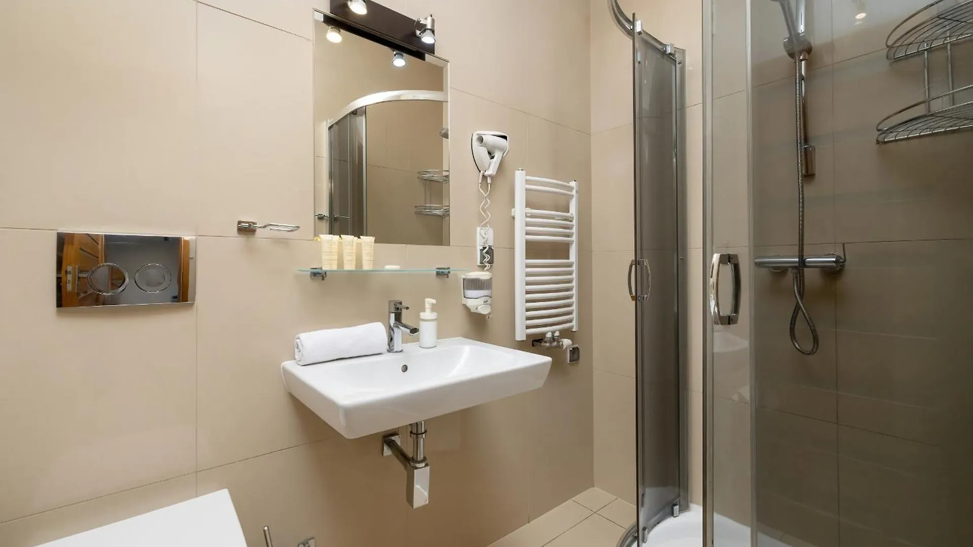 Przestronne Apartamenty W Zakopanem Z Trzema Sypialniami I Parkingiem By Noclegi Renters 0*, Zakopane Polska