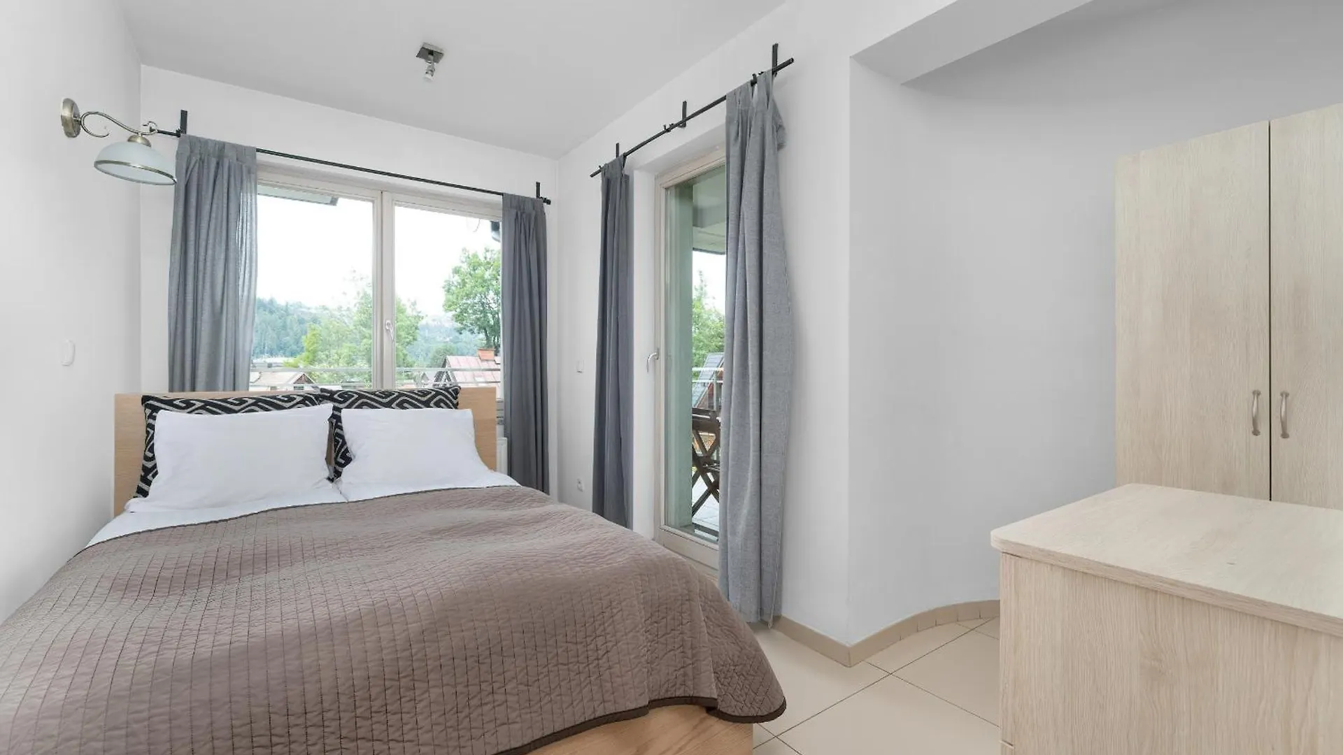 Przestronne Apartamenty W Zakopanem Z Trzema Sypialniami I Parkingiem By Noclegi Renters